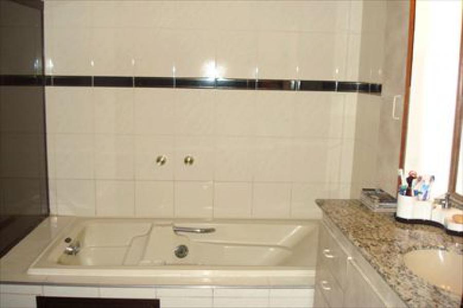 Casa para Venda por R$850.000,00 - Vila rosária , São paulo / SP
