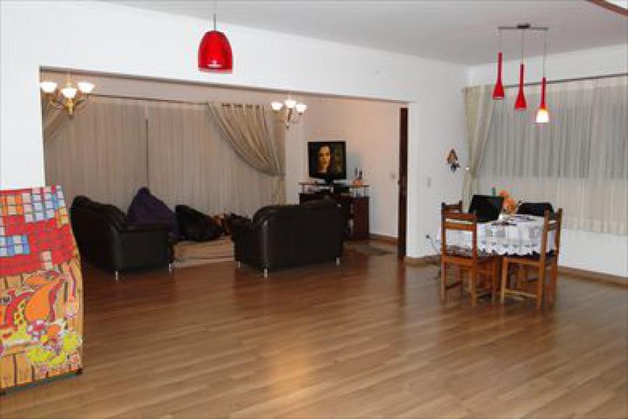 Casa para Venda por R$650.000,00 e Aluguel á R$5.000,00/Mês - Curuça velha, São paulo / SP