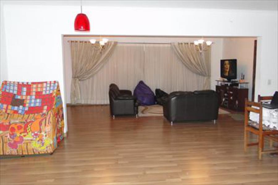 Casa para Venda por R$650.000,00 e Aluguel á R$5.000,00/Mês - Curuça velha, São paulo / SP