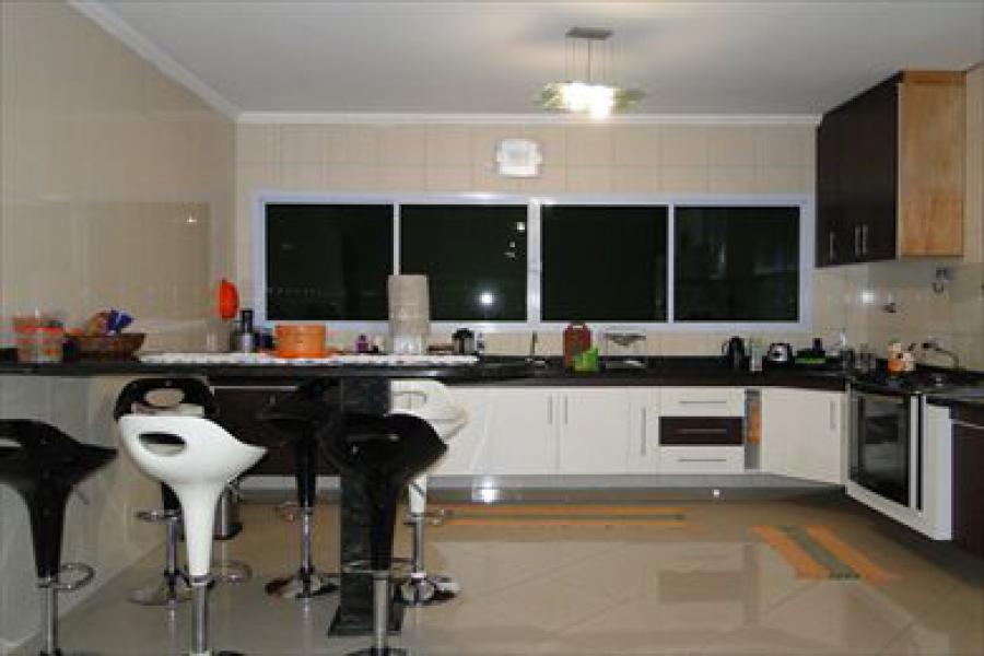 Casa para Venda por R$650.000,00 e Aluguel á R$5.000,00/Mês - Curuça velha, São paulo / SP