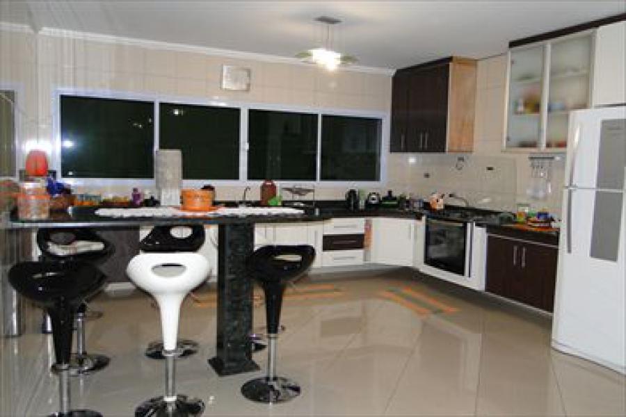 Casa para Venda por R$650.000,00 e Aluguel á R$5.000,00/Mês - Curuça velha, São paulo / SP
