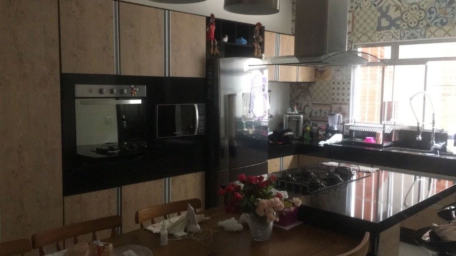 Sobrado para Venda por R$800.000,00 e Aluguel á R$8.500,00/Mês - Jardim helena , São paulo / SP