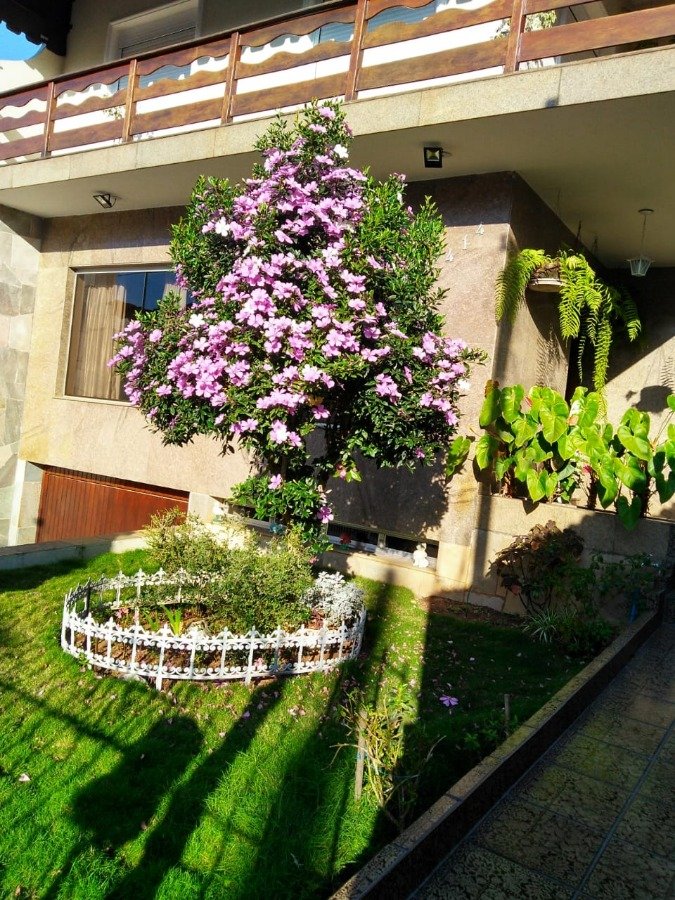 Sobrado para Venda por R$1.300.000,00 e Aluguel á R$8.000,00/Mês - Vila jacuí, São paulo / SP