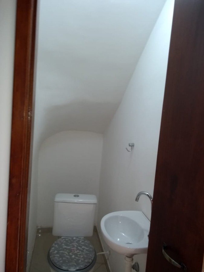 Sobrado para Venda por R$280.000,00 e Aluguel á R$1.200,00/Mês - Itaquera, São paulo / SP