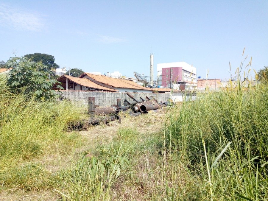 Terreno à venda com 1 quarto, 1080m² - Foto 4