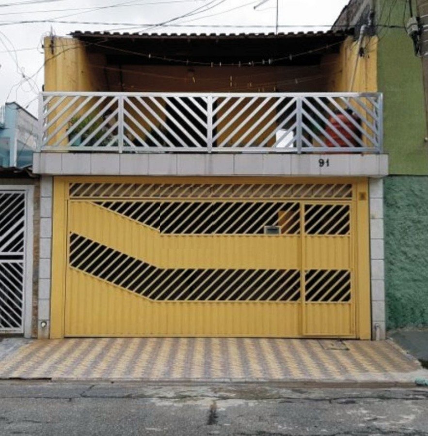 Sobrado à venda com 4 quartos, 120m² - Foto 1