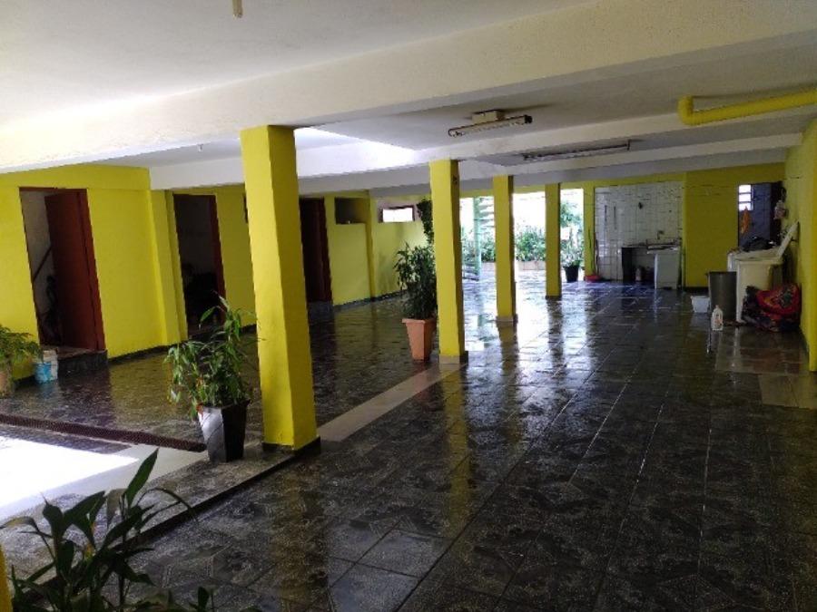 Sobrado à venda com 4 quartos, 500m² - Foto 1