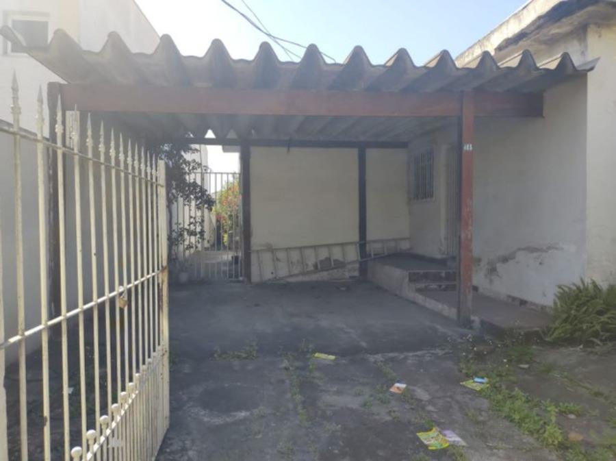 Terreno à venda com 1 quarto, 300m² - Foto 2