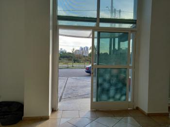 Comércio para Venda por R$1.100.000,00 com 360m², 4 vagas, 2 banheiros e 1 cozinha - Porto seguro, Tremembé / SP