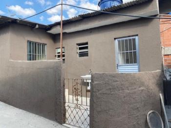 Casa para Venda por R$424.000,00 com 246m², 2 dormitórios, 2 banheiros e 1 cozinha - Itaim paulista, São paulo / SP