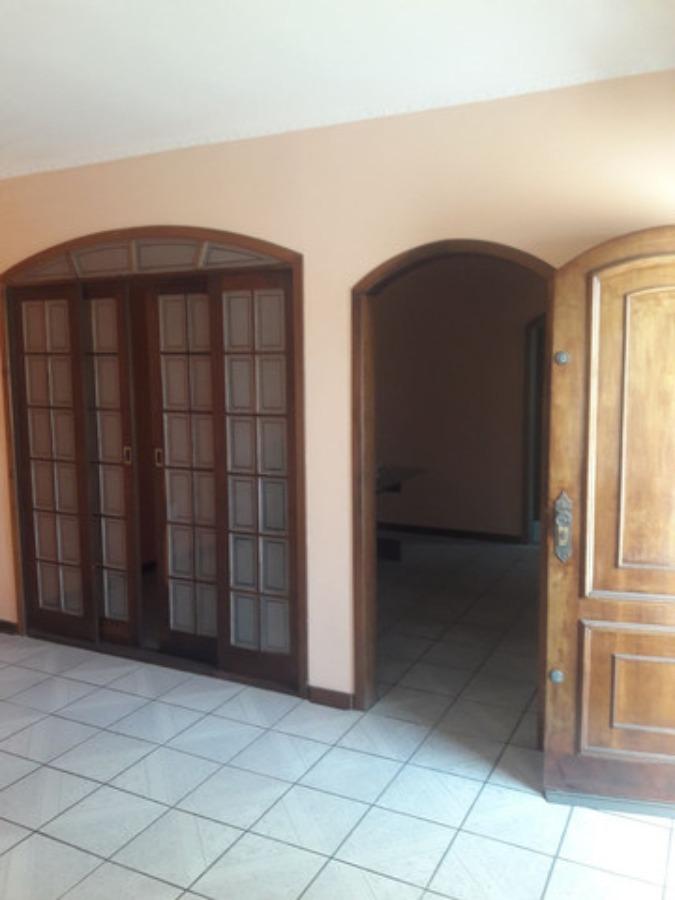 Sobrado à venda com 3 quartos, 200m² - Foto 4