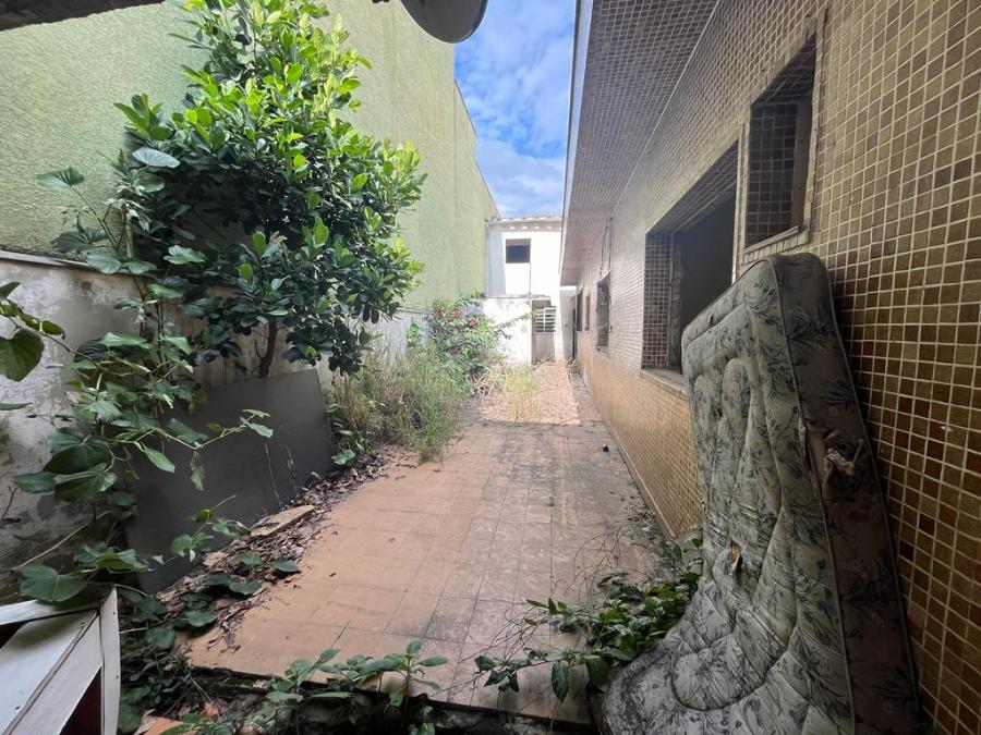 Terreno à venda com 1 quarto, 120m² - Foto 13