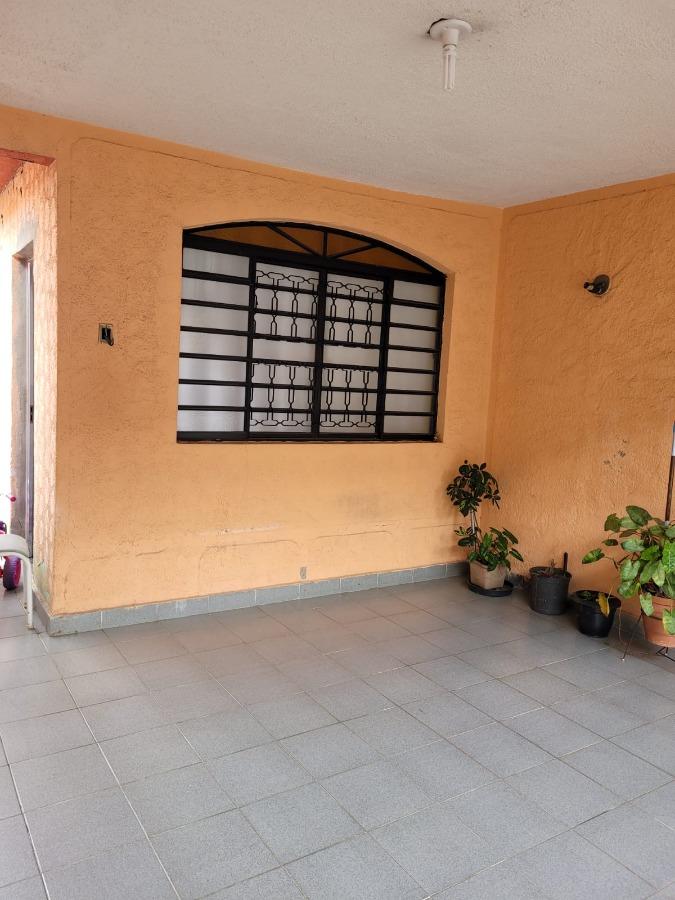 Casa à venda com 5 quartos, 120m² - Foto 1