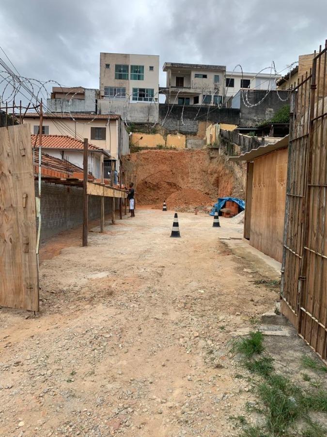 Terreno à venda com 1 quarto, 120m² - Foto 10