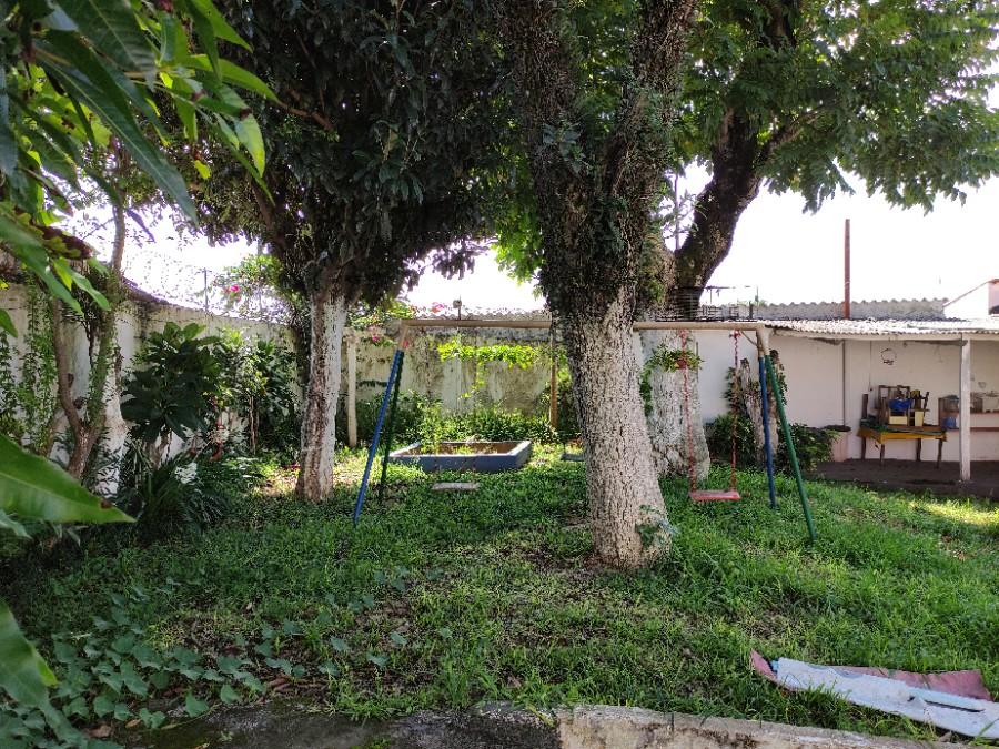 Terreno à venda com 1 quarto, 1260m² - Foto 1