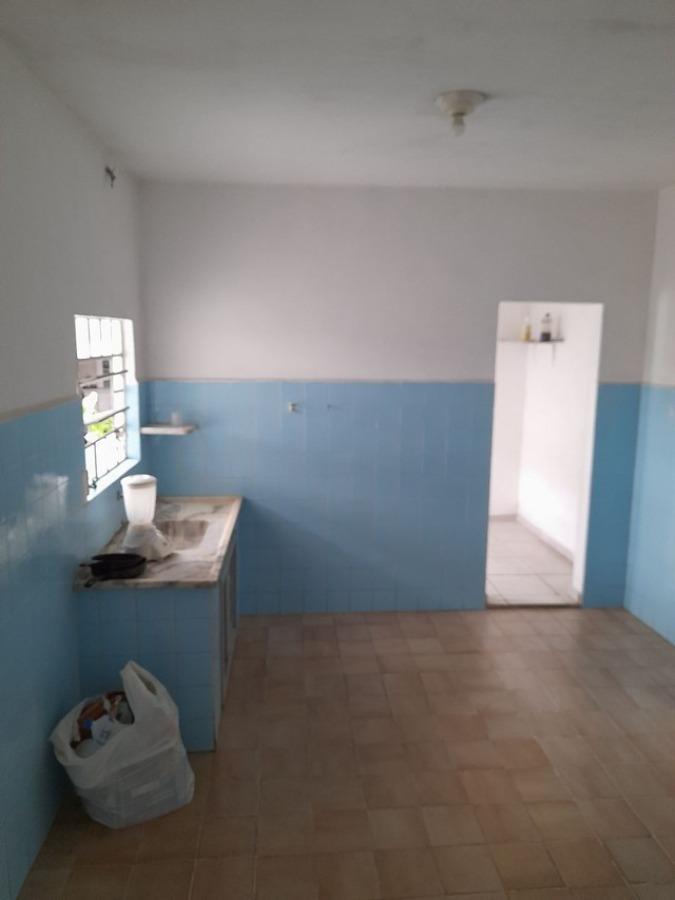 Casa à venda com 6 quartos, 167m² - Foto 2