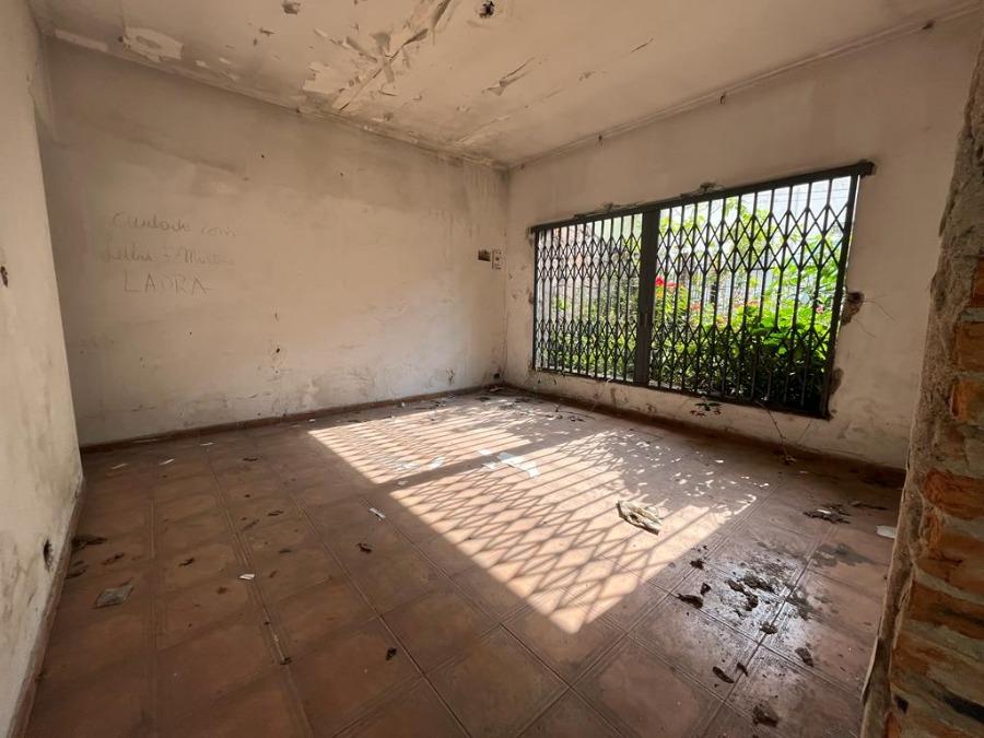Terreno à venda com 1 quarto, 120m² - Foto 11