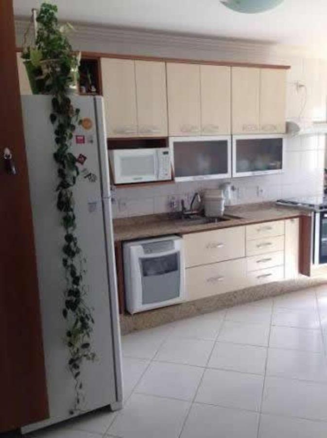 Apartamento à venda com 2 quartos, 70m² - Foto 4