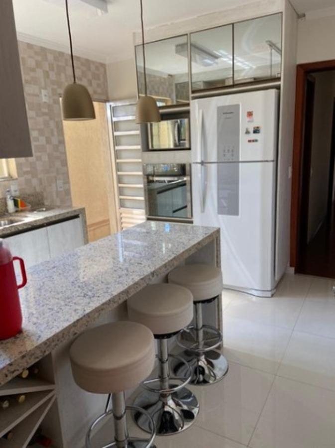 Casa à venda com 4 quartos, 250m² - Foto 12