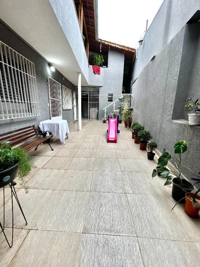 Casa, 4 quartos, 220 m² - Foto 2
