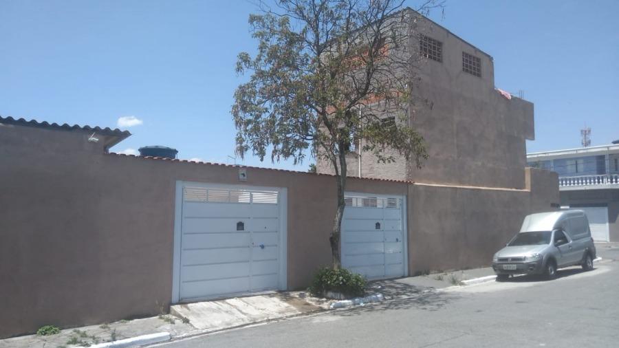 Sobrado à venda com 4 quartos, 200m² - Foto 1