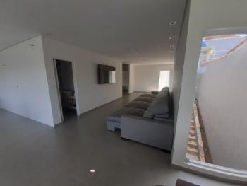 Casa para Venda por R$1.100.000,00 com 2000m², 6 dormitórios, 6 suites e 2 vagas - Bosque do jaguari , Igaratá / SP