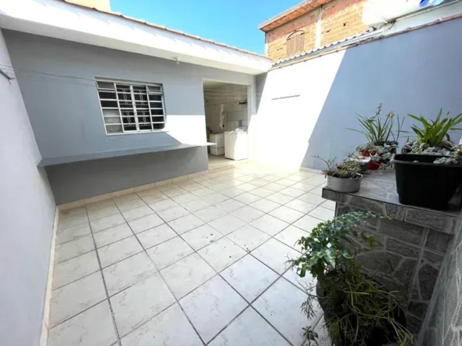 Sobrado à venda com 3 quartos, 206m² - Foto 2