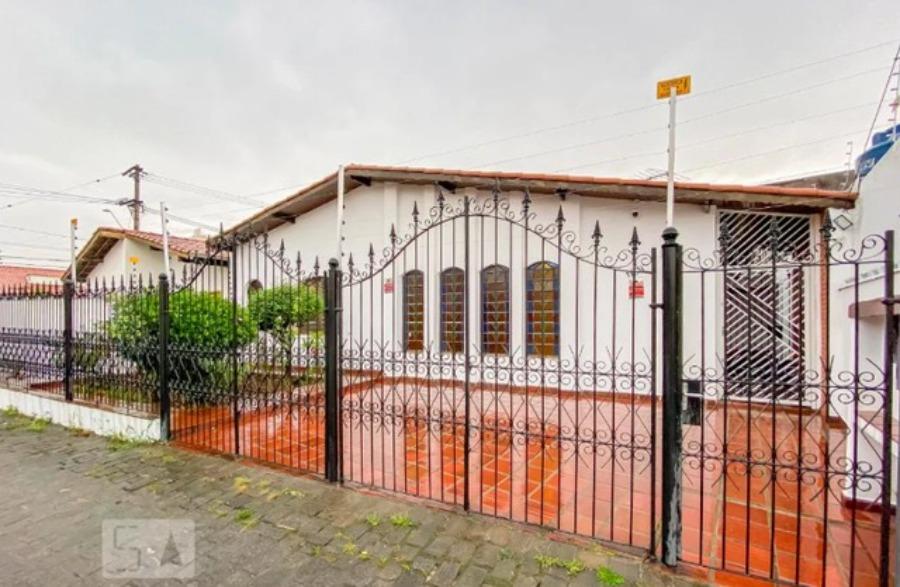 Casa à venda com 3 quartos, 150m² - Foto 1