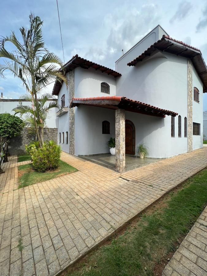 Sobrado, 3 quartos, 330 m² - Foto 1