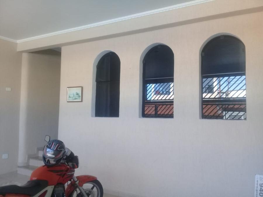 Sobrado à venda com 3 quartos, 200m² - Foto 2