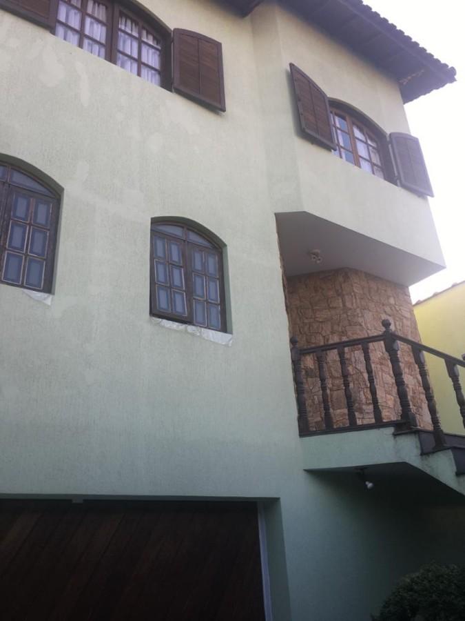 Sobrado à venda com 4 quartos, 220m² - Foto 1