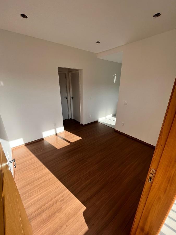 Apartamento à venda com 2 quartos, 38m² - Foto 3