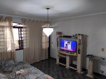 Sobrado para Venda por R$800.000,00 com 250m², 3 dormitórios, 2 vagas e 4 banheiros - Itaquera, São paulo / SP