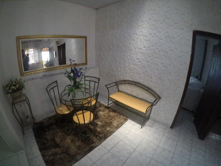 Sobrado à venda com 8 quartos, 120m² - Foto 2