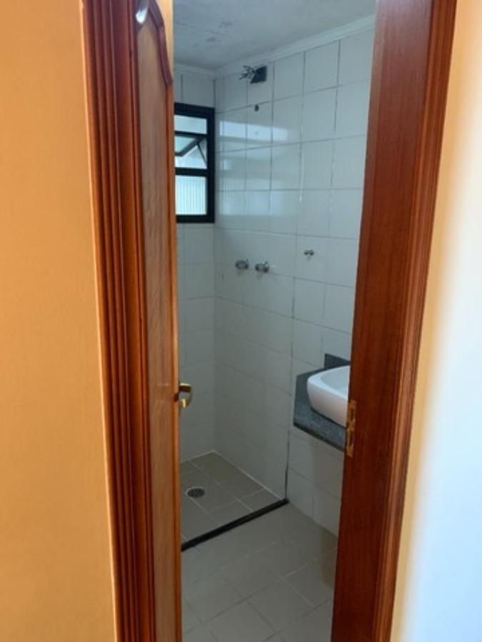 Apartamento à venda com 3 quartos, 75m² - Foto 9