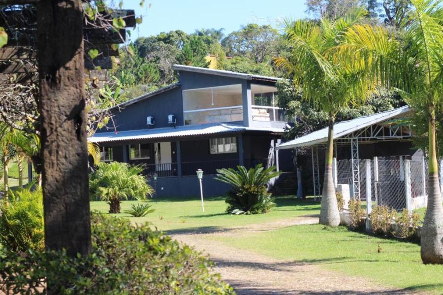 Fazenda à venda com 4 quartos, 600m² - Foto 1