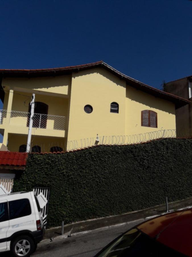 Sobrado à venda com 3 quartos, 200m² - Foto 2