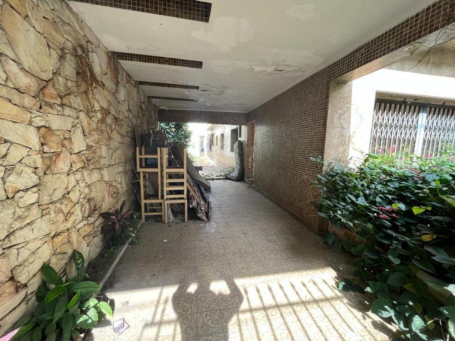 Terreno à venda com 1 quarto, 120m² - Foto 12