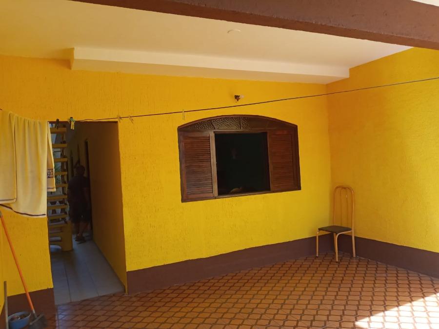 Sobrado à venda com 4 quartos, 300m² - Foto 1