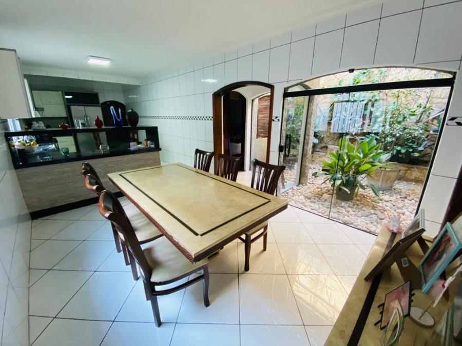 Casa à venda com 5 quartos, 350m² - Foto 17