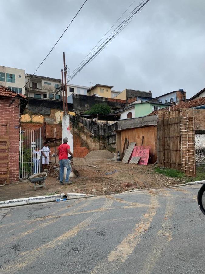 Terreno à venda com 1 quarto, 120m² - Foto 2