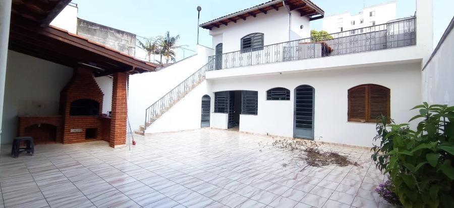 Sobrado à venda e aluguel com 3 quartos, 120m² - Foto 1