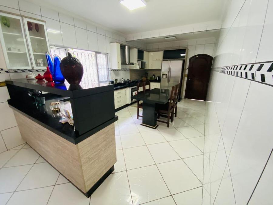 Casa à venda com 5 quartos, 350m² - Foto 15