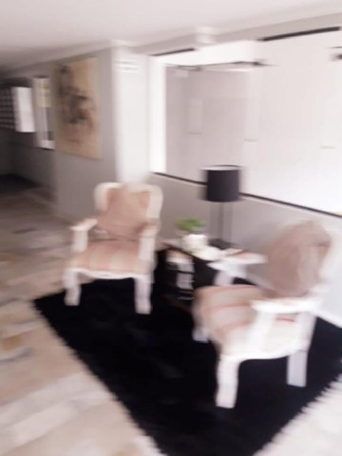 Apartamento à venda com 1 quarto, 40m² - Foto 2