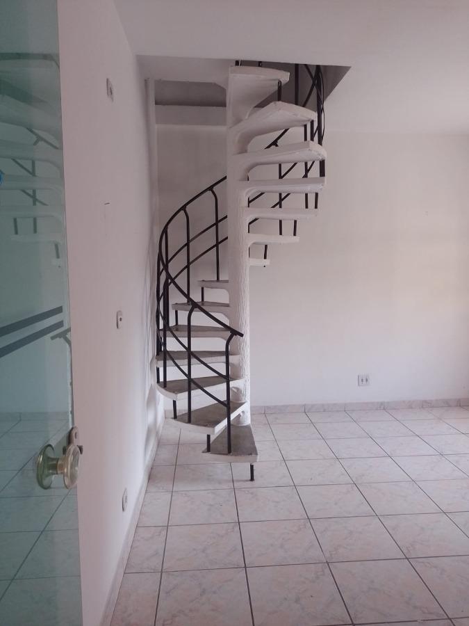 Casa à venda com 4 quartos, 120m² - Foto 11