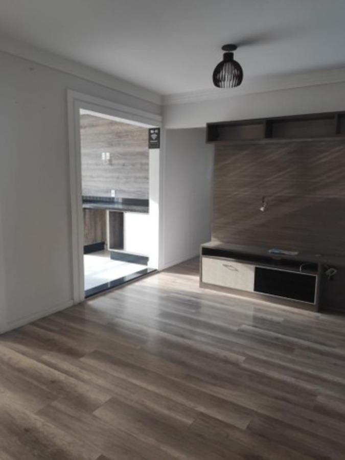 Apartamento à venda com 3 quartos, 95m² - Foto 2