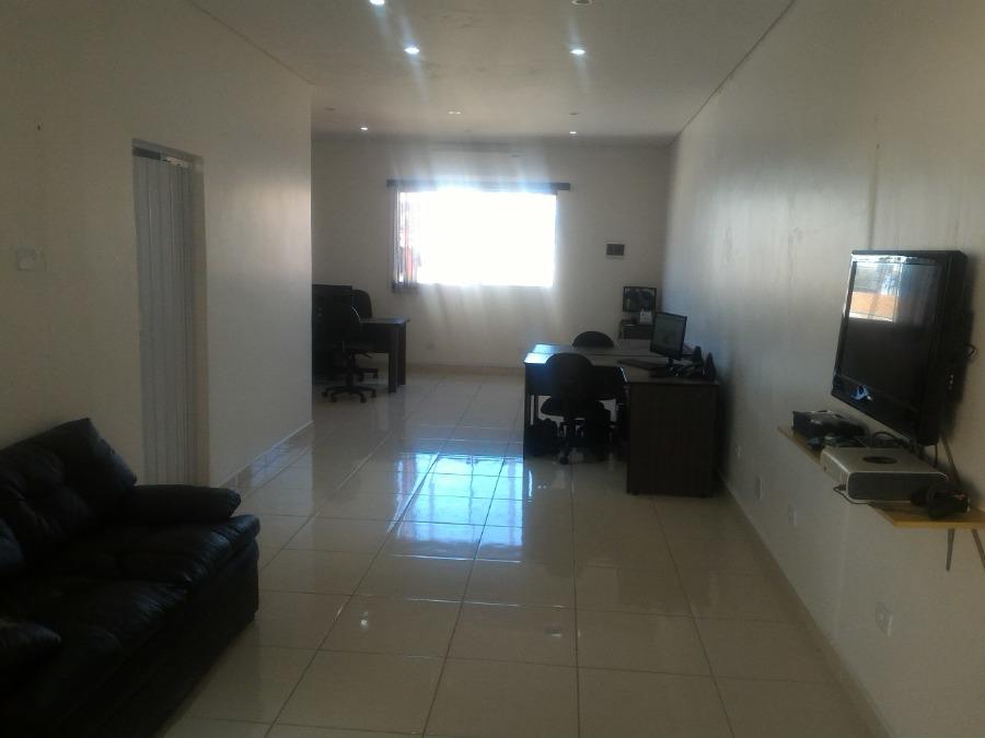 Sobrado à venda com 4 quartos, 225m² - Foto 12