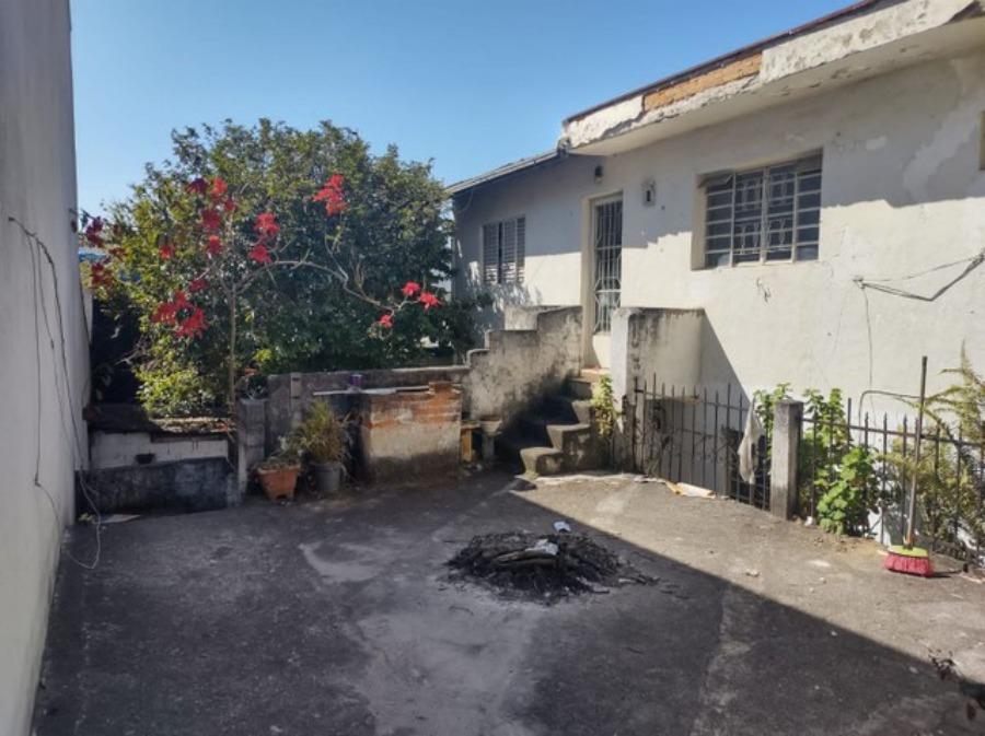 Terreno à venda com 1 quarto, 300m² - Foto 3