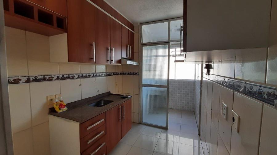 Apartamento à venda com 2 quartos, 60m² - Foto 2