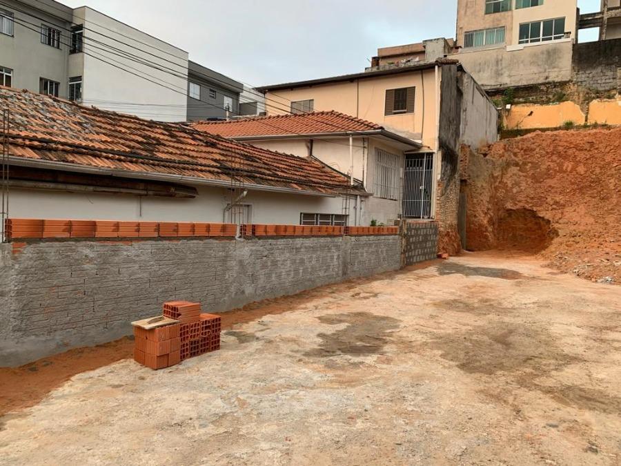 Terreno à venda com 1 quarto, 120m² - Foto 8